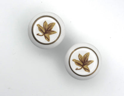 Decorative 1980s oak leaf cabinet knobs for drawers, furniture, and cottage-style interiors, set of two