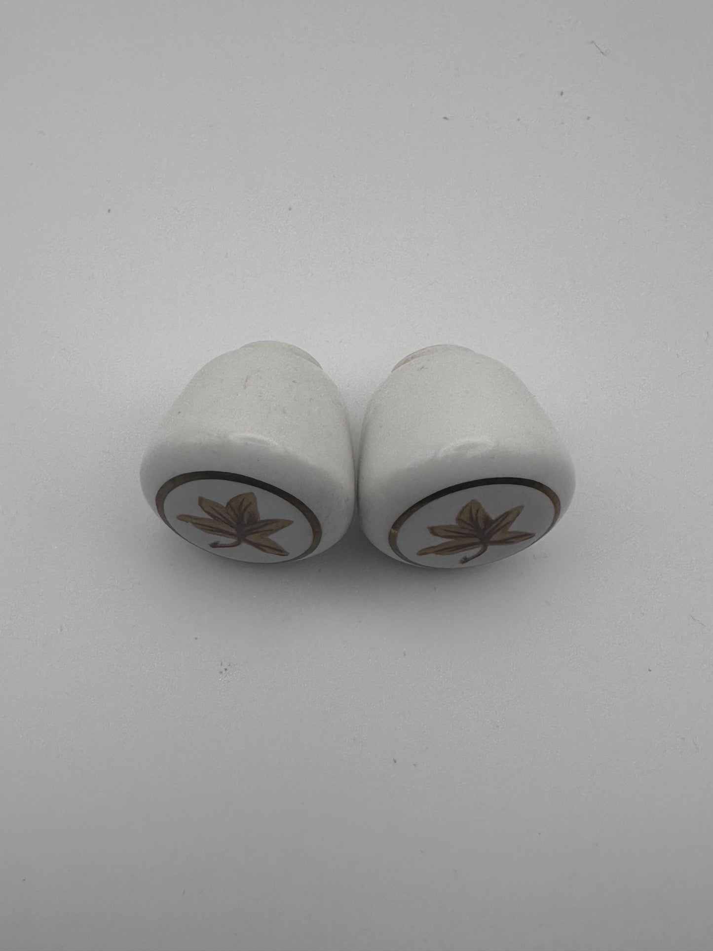 Vintage 1980's Maple Leaf Knobs, set of 2