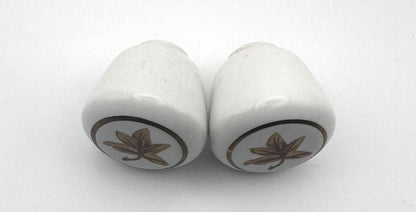 Vintage oak leaf furniture knobs from the 1980s with rustic botanical detailing, set of two